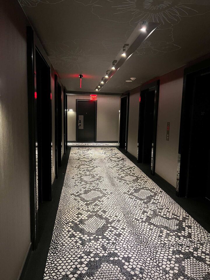 Photo de la propriété:  1080 Bay Street 3705  ON M5S 0A5 