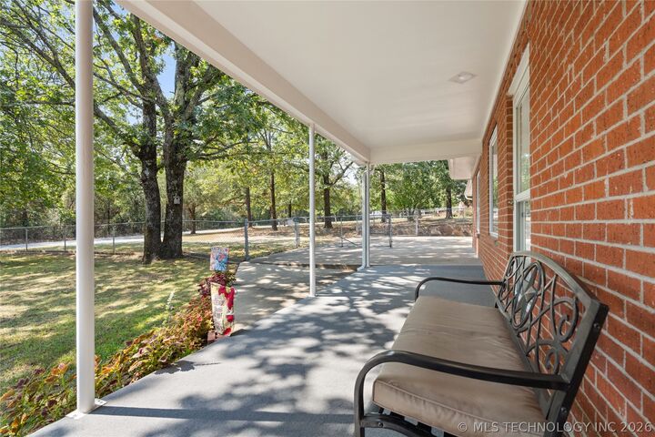 Property Photo: 449609 E 953 Road OK 74962