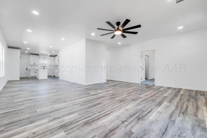 Property Photo: 409 S Forest Street TX 79106-8539