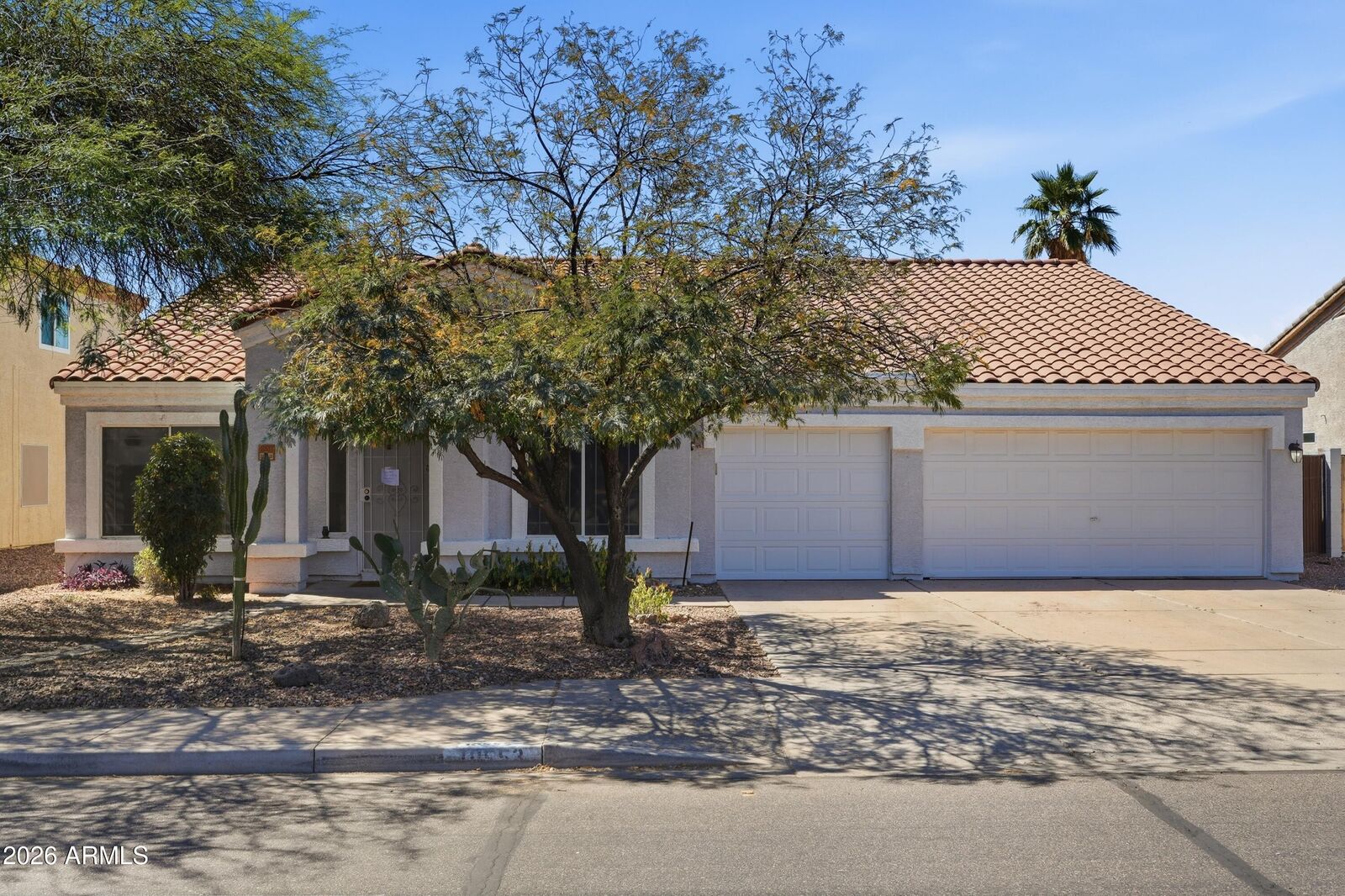 Property Photo: 10553 E Dolphin Avenue AZ 85208