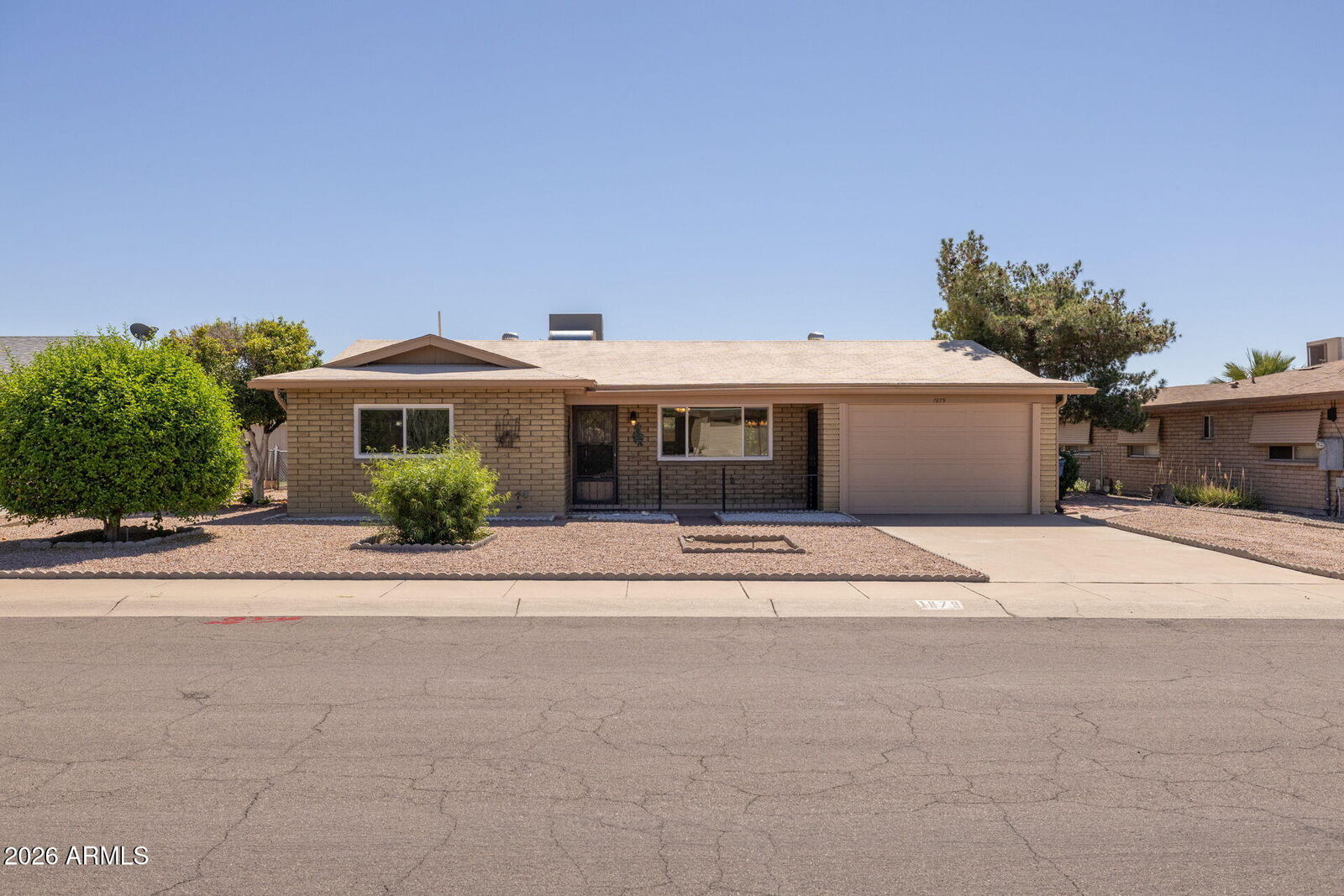 Property Photo: 1879 W 14th Avenue AZ 85120