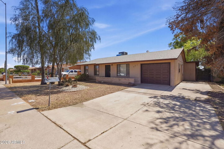 Property Photo:  651 E Glade Avenue  AZ 85204 
