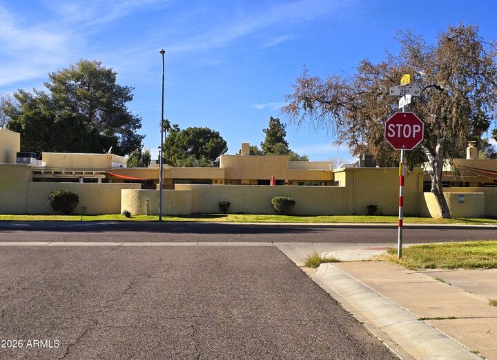 Property Photo:  2203 W Claremont Street  AZ 85015 