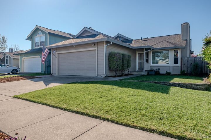 Property Photo:  824 Breeze Way  CA 95404 