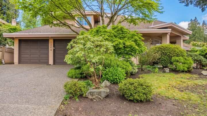 1264 Pacific Drive — photo 1