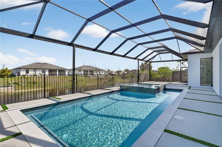 Property Photo: 1617 NE 12th St FL 33909