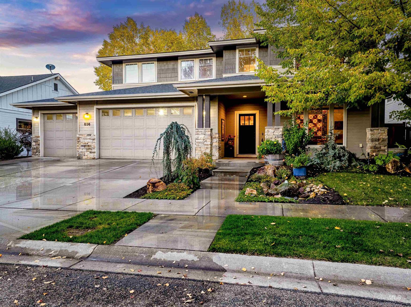 Property Photo:  836 W Colbert St  ID 83646-4792 