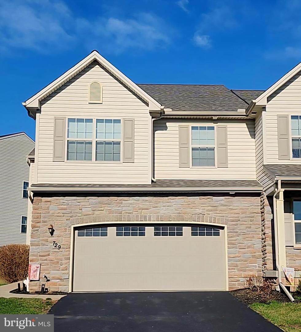 Property Photo: 729 Westland Court PA 17055