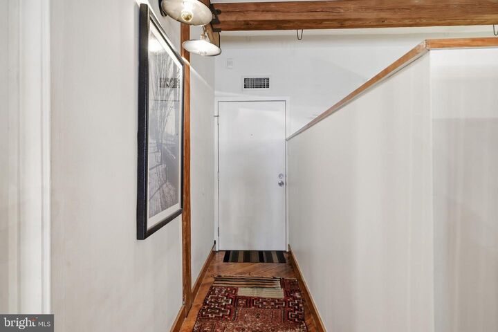 Property Photo: 122 Chestnut Street 24 402 PA 19106