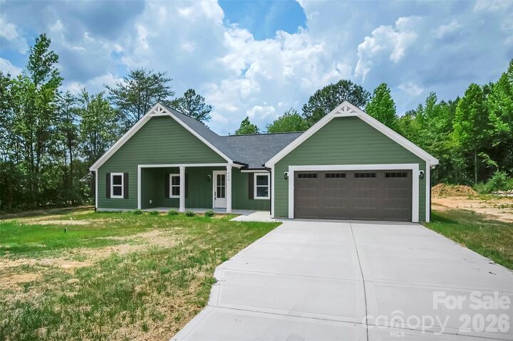 Property Photo: 404 Jc Dellinger Road NC 28021