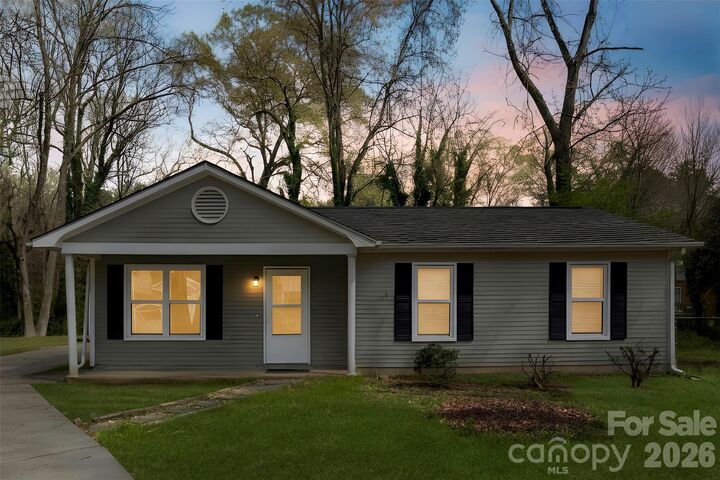 Property Photo:  5307 Dawndeer Lane  NC 28212 