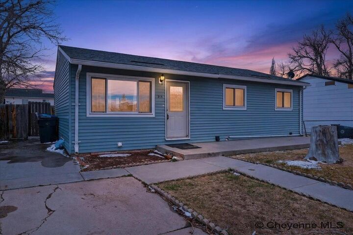 Property Photo:  315 Cribbon Ave  WY 82007 