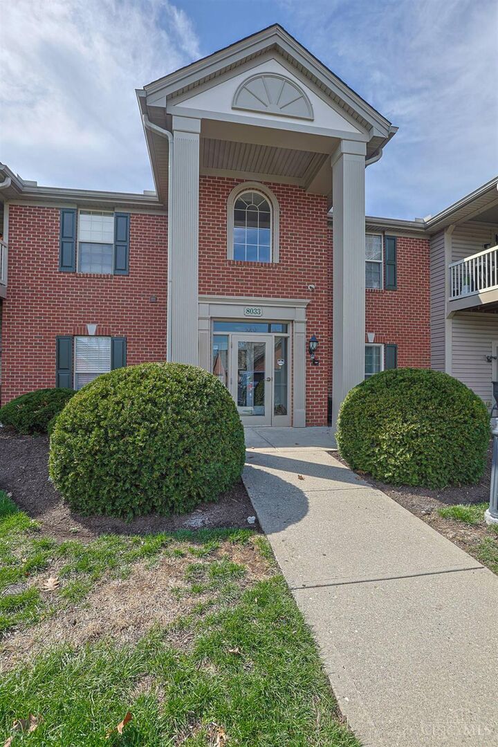 Property Photo:  8033 Pinnacle Point Drive  OH 45069 