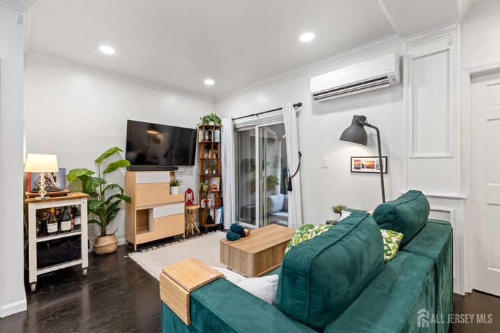 Property Photo:  91 Coles Street 1  NJ 07302 