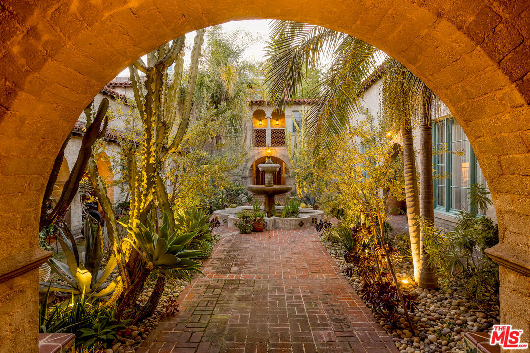 Property Photo: 1838 Grace Ave CA 90028