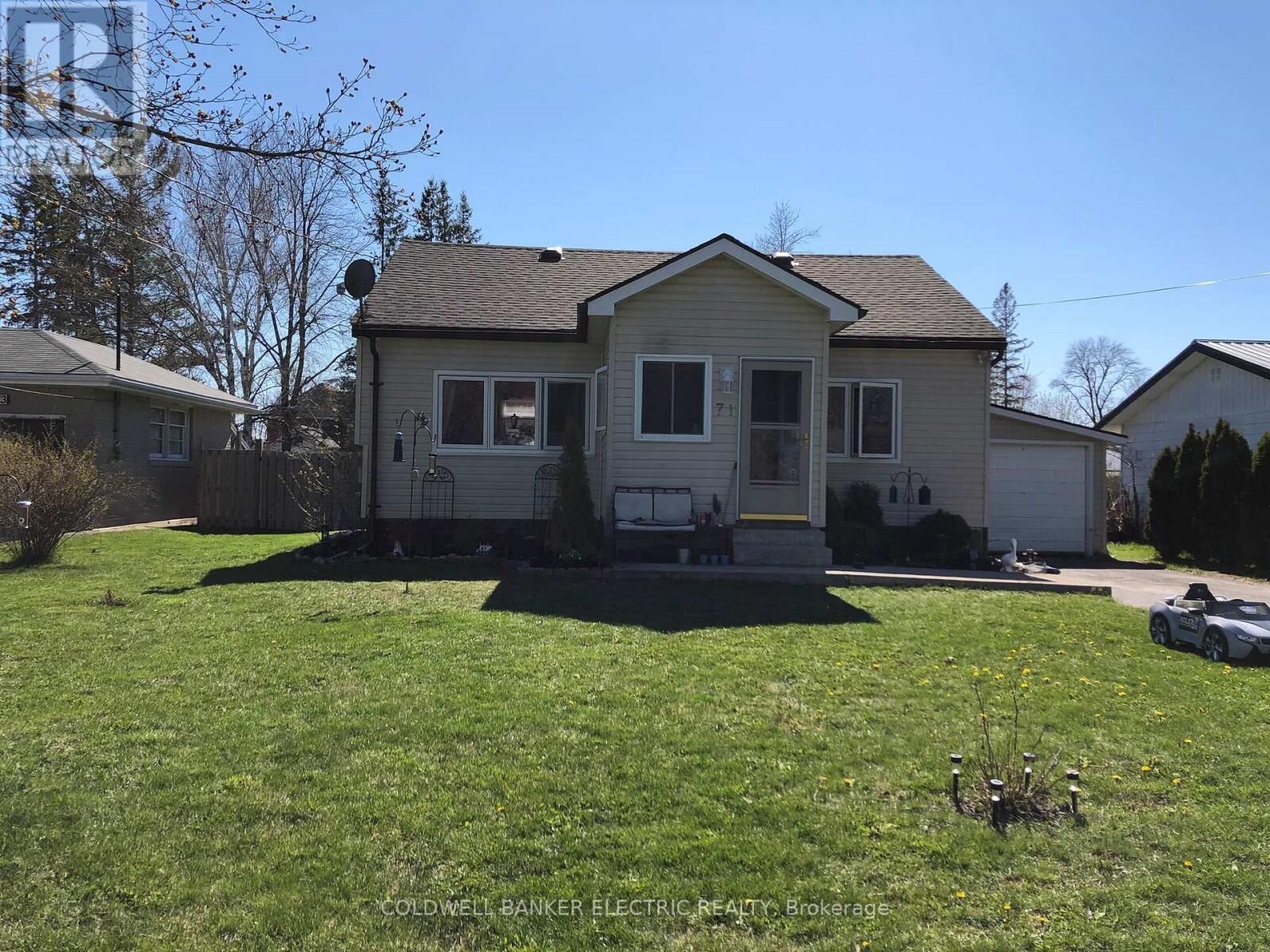 Property Photo:  71 Bursthall Street PO Box 677  ON K0K 2M0 