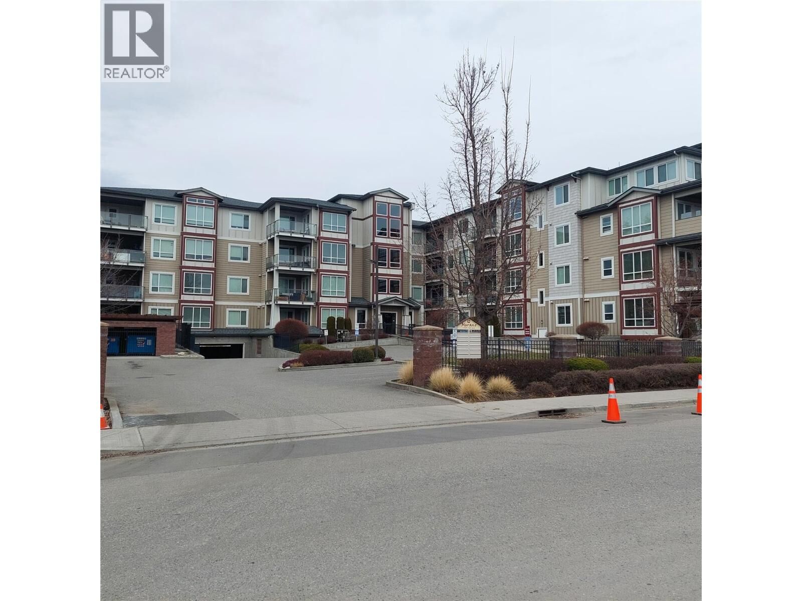 Property Photo: 850 Saucier Avenue 122 BC V1Y 6A3