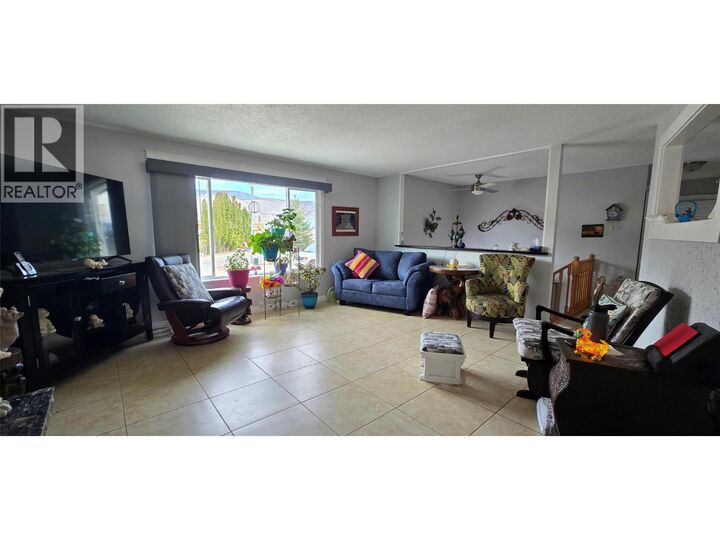 Property Photo: 9 Dogwood Place BC V0H 1V1