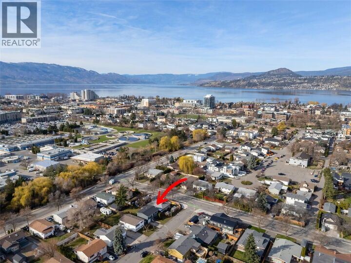 Property Photo:  909 Grenfell Court  BC V1Y 8C5 
