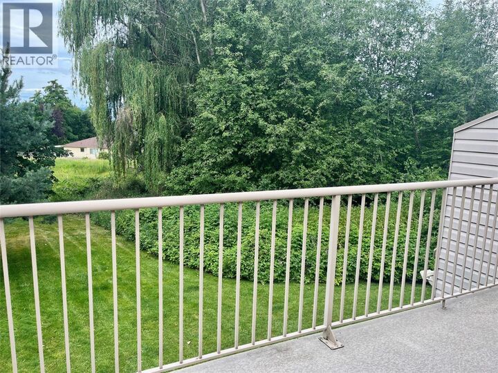 Property Photo: 1607 43 Avenue 304 BC V1T 9R9