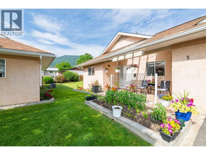 Photo de la propriété:  518 18th Avenue South 5  BC V0B 1G0 