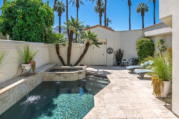 Property Photo:  75582 Vista Del Rey  CA 92210 