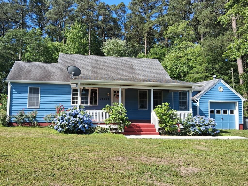 Property Photo: 24008 Bennett St VA 23421