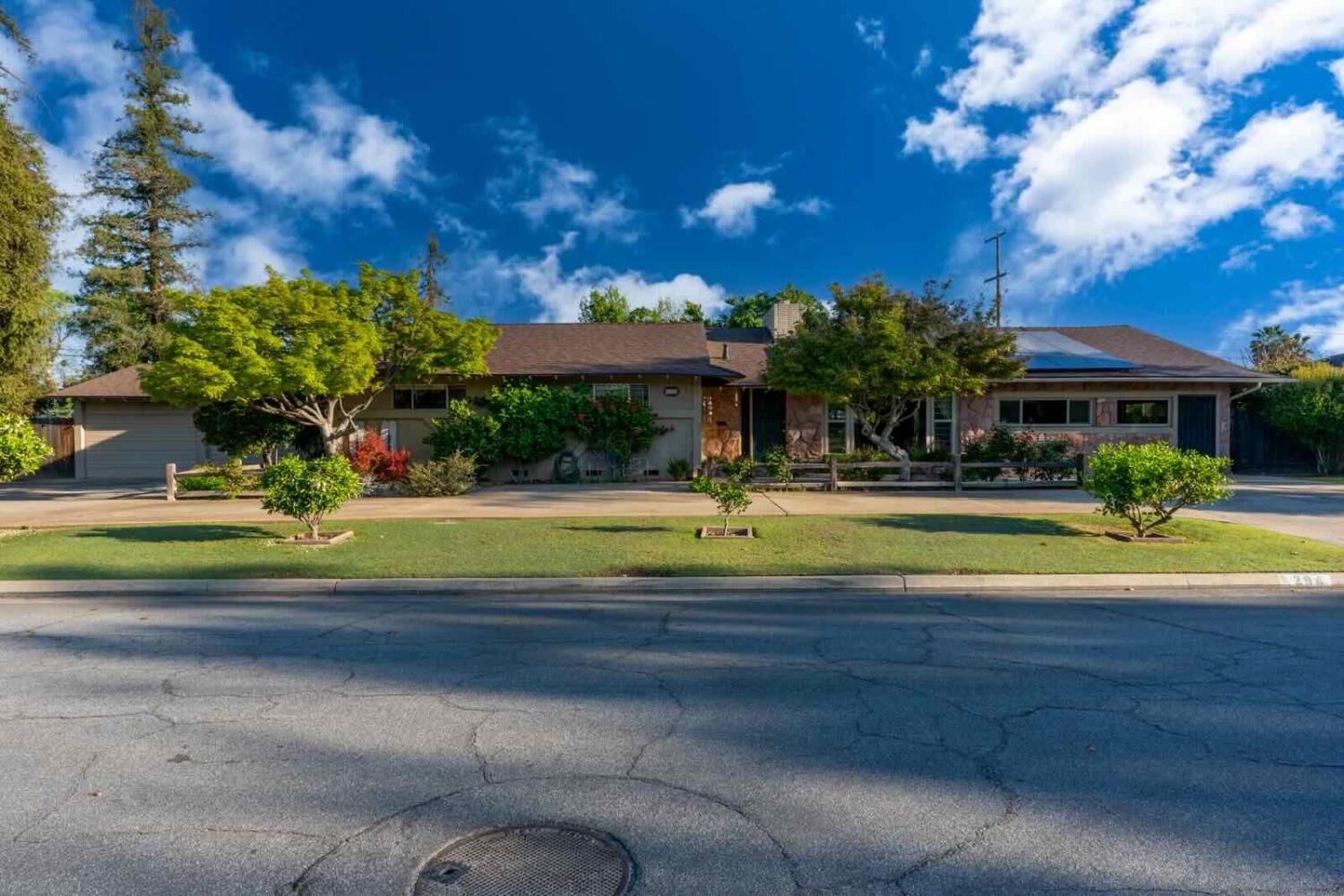 Property Photo:  294 W San Bruno Avenue  CA 93704 