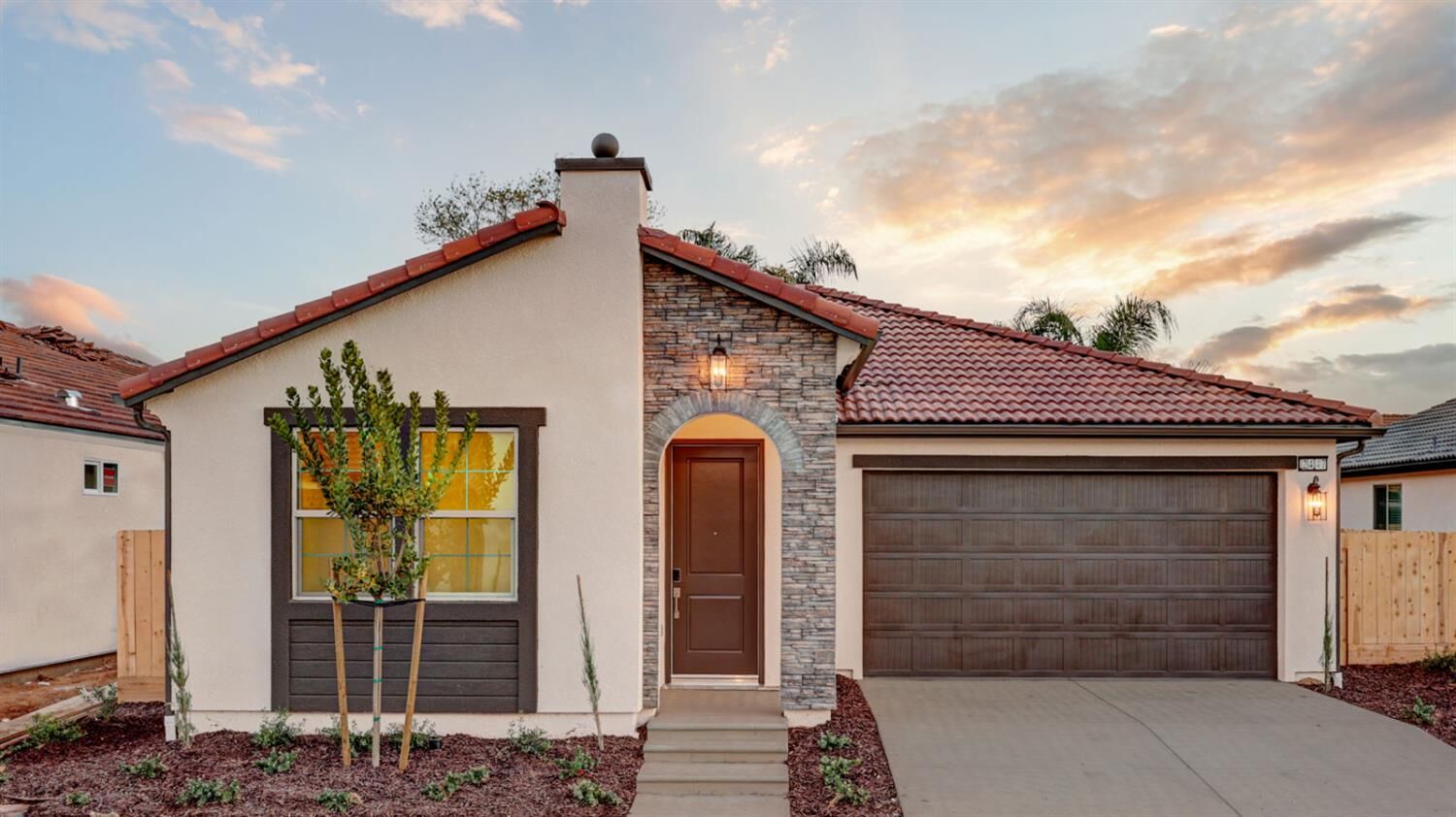 Property Photo:  2450 E O'Keefe Drive  CA 93720 