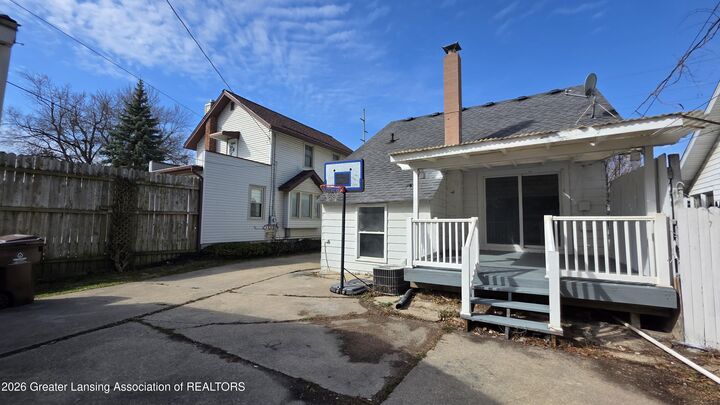 Property Photo:  2311 S Pennsylvania Avenue  MI 48910 