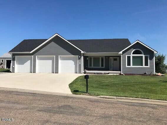 Property Photo: 728 3rd Street NW ND 58523