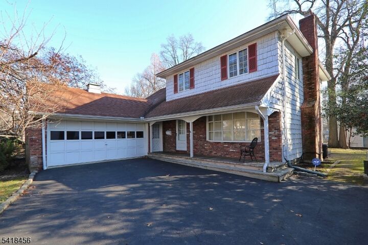 Property Photo:  240 Twin Oaks Ter  NJ 07090 