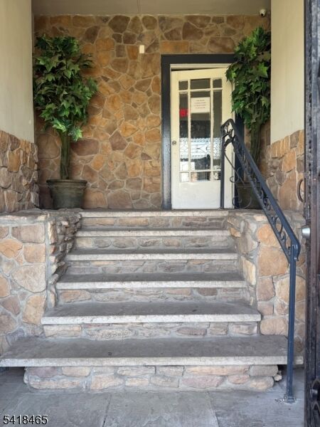 Property Photo:  348 Central Ave 6  NJ 07050 