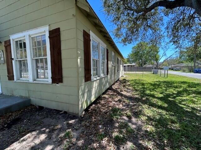 Property Photo: 400 N Stevenson Street TX 77434