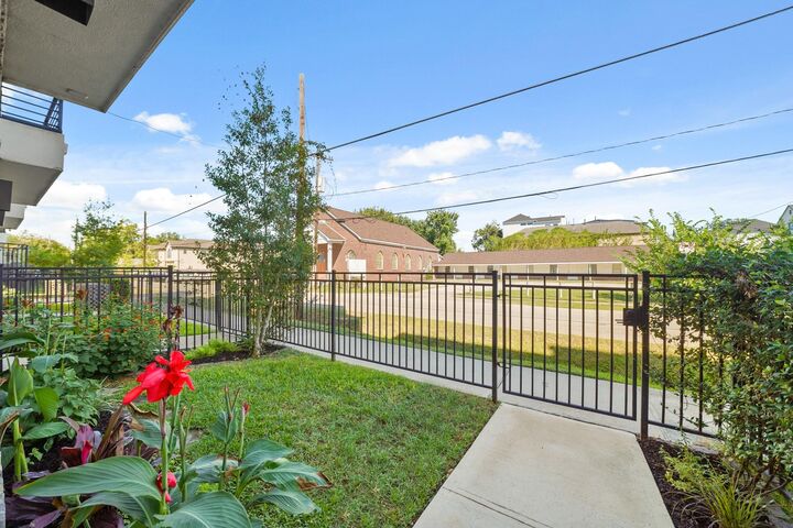 Property Photo:  5703 Larkin Street C  TX 77007 