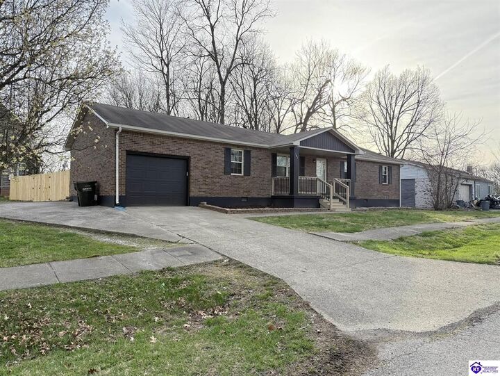 Property Photo:  101 Amanda Court  KY 42701 