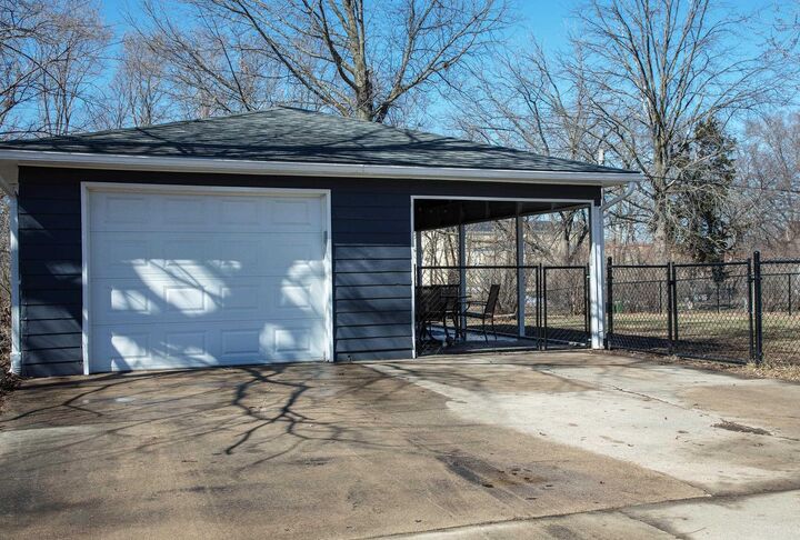 Property Photo:  2519 Valley Park Drive  IA 50613 