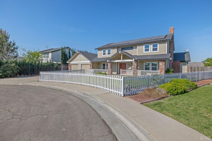 Property Photo:  557 Beechwood Circle  CA 93245 