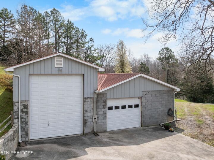 Property Photo: 395 Wolfe Rd TN 37779