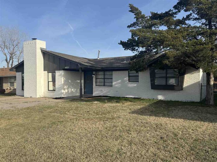Property Photo:  4825 NW Hoover Ave  OK 73505 