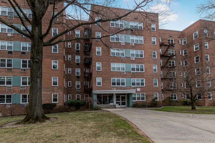 Property Photo:  76 Dehaven Drive 6L  NY 10703 