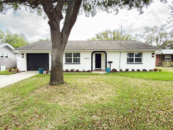 Property Photo: 1044 51st Avenue N FL 33703