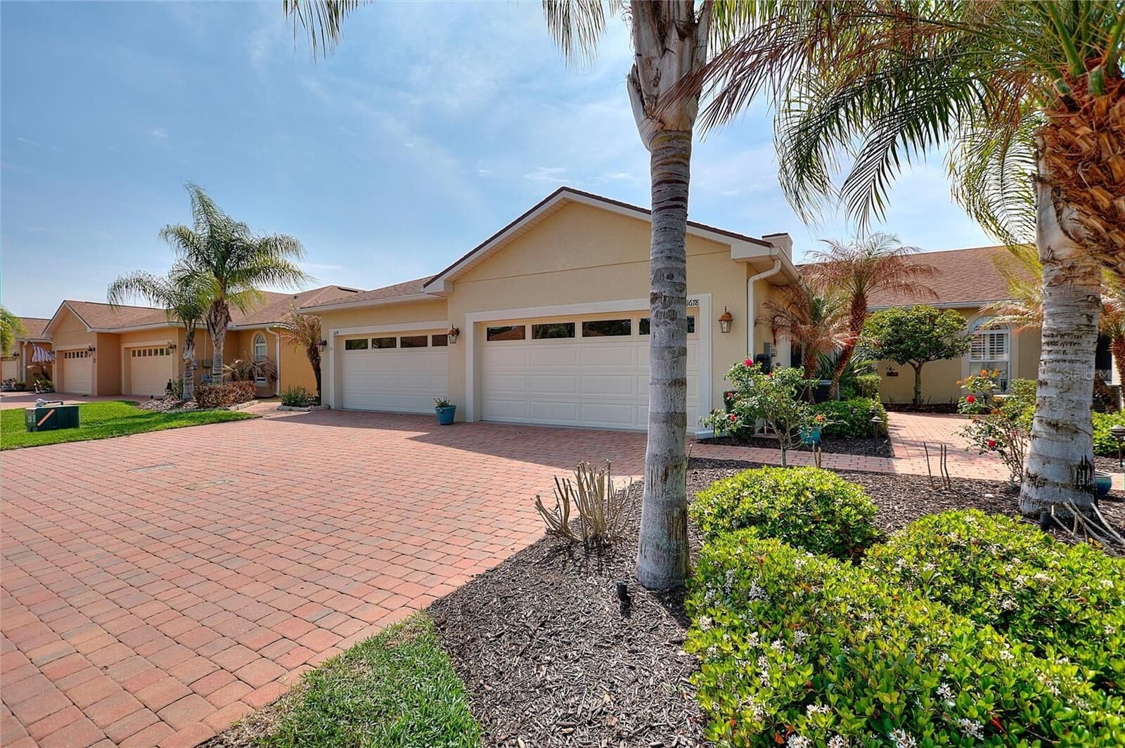 Property Photo: 1678 Linz Court FL 33884