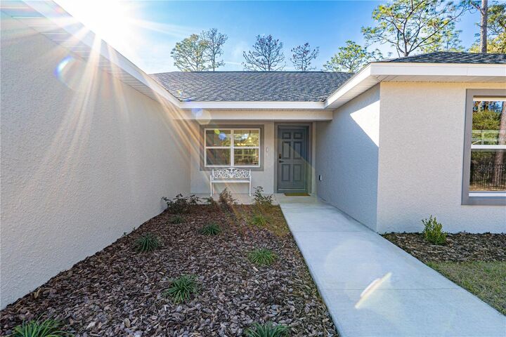 Property Photo: 6920 SW 209th Avenue FL 34431