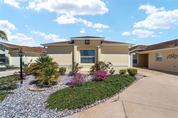 Property Photo: 2055 Hydrangea Avenue FL 32162