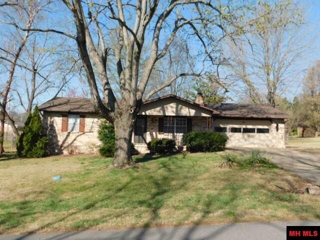 Property Photo:  1408 Clay Street  AR 72653 