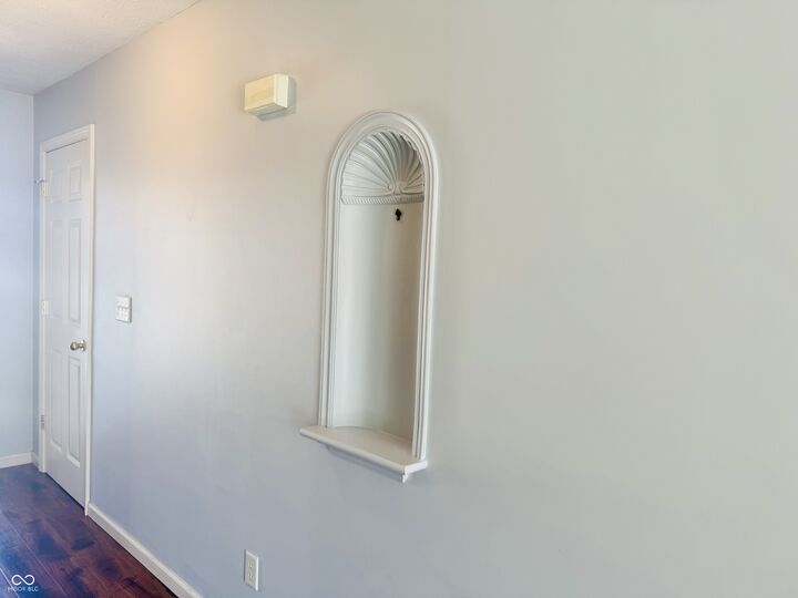 Property Photo: 522 Autumn Court IN 47220