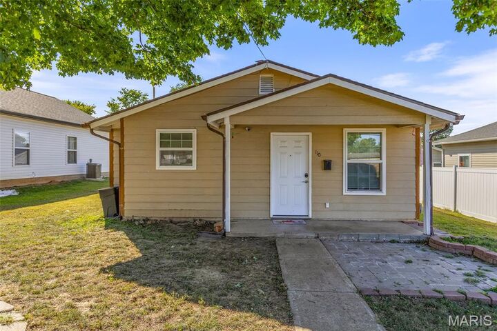 Property Photo: 110 5th Street MO 63601