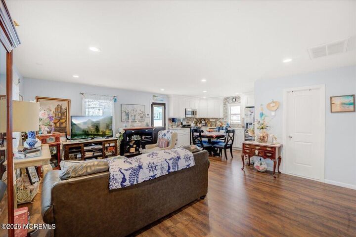 Property Photo:  601 E Arverne Avenue  NJ 08740 