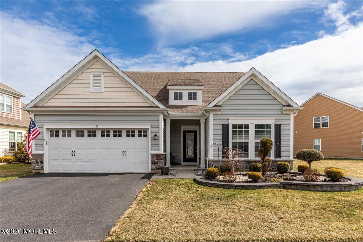 Property Photo:  33 W Chaucer Lane  NJ 07727 